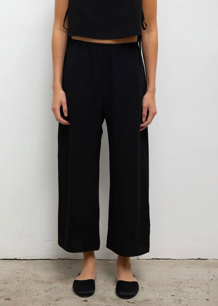 Ari Crop Pants (Black)