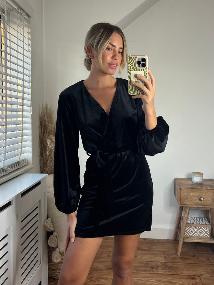 Brianna Balloon Sleeve Velvet Dress / Black - Style Cheat
