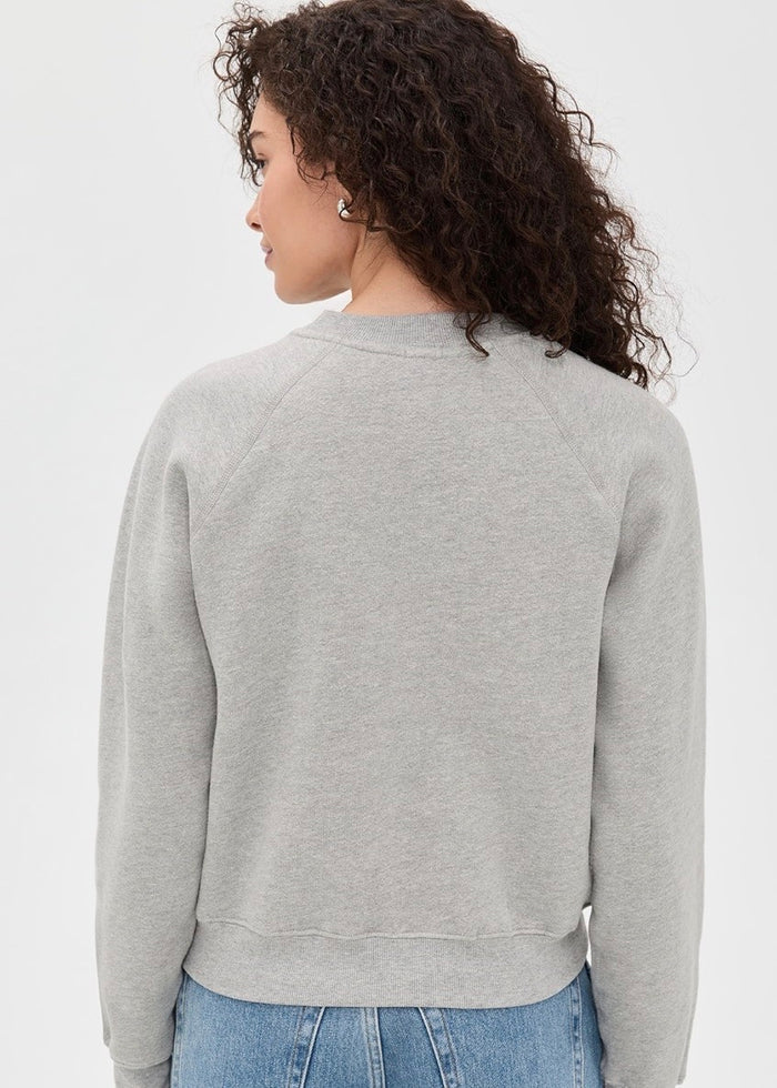 Classic Crewneck Camp Apres (Grey)