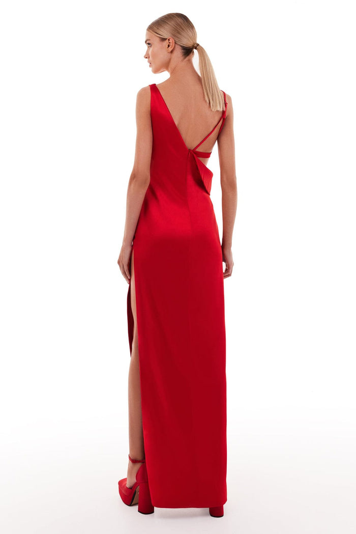 Femme-fatal red maxi dress