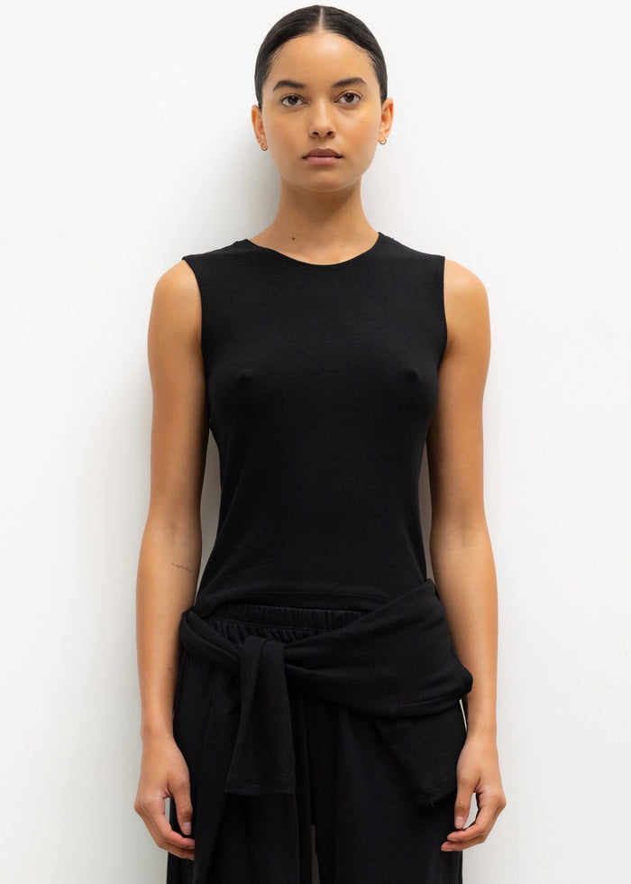 Lauren Sleeveless Crewneck (Black)