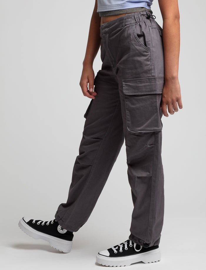 Pantalon parachute à poches cargo