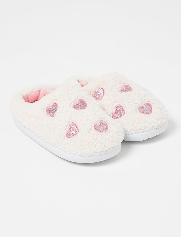 Pantoufles bouclées à coeurs