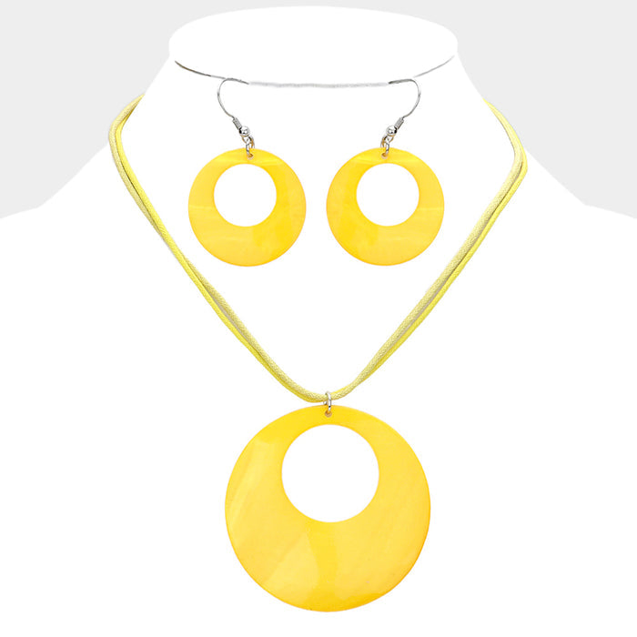 Round Mother of Pearl Pendant Necklace and Matching Earring