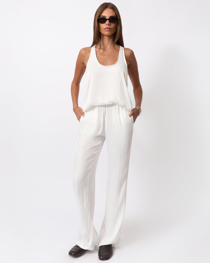 [White] - Model