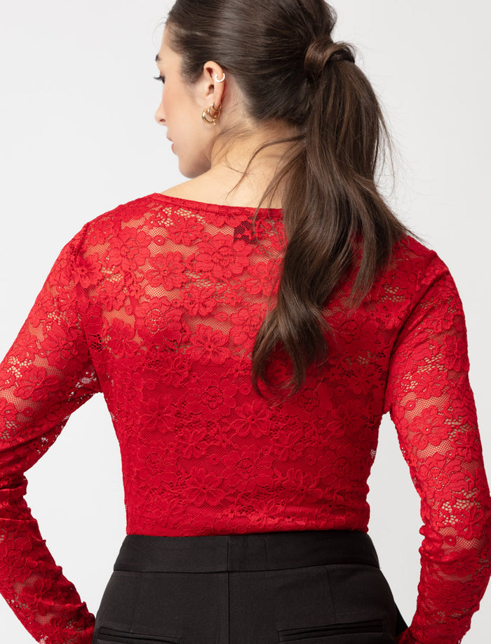 T-shirt en dentelle doublé